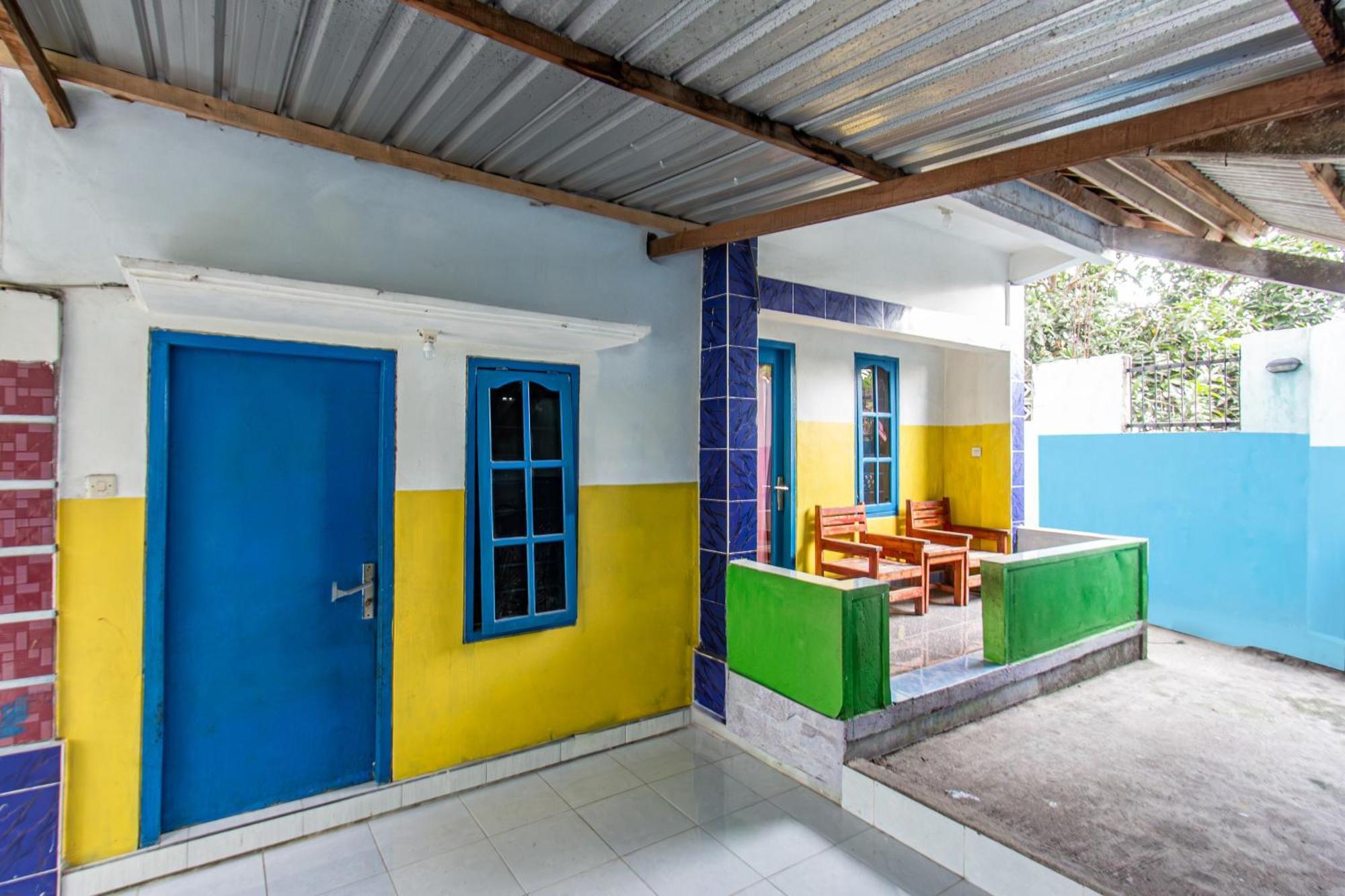 Oyo 93359 Kawi Homestay Praya Eksteriør bilde